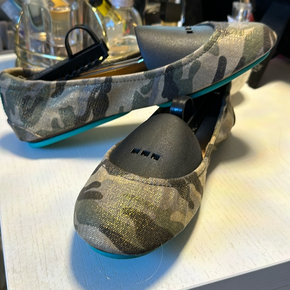 Tieks Calouflage size 8